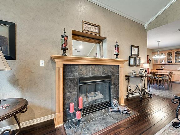 4th image of 1308 Louise Ln