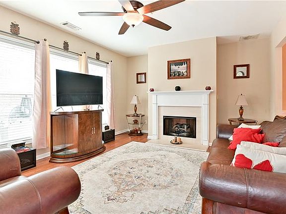 3rd image of 1661 Caswell Pkwy #217