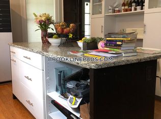 66 Columbia St #U2A, Brookline, MA 02446