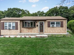 778 Spur Dr N, Bay Shore, NY 11706