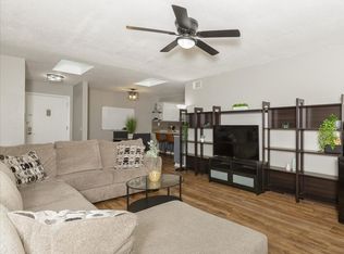 1436 Heritage Lndg APT 301, Saint Charles, MO 63303