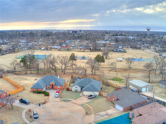 3rd image of 319 S Castle Rock Cir Ln