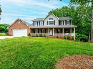2728 Touchstone Cir, Newton, NC 28658