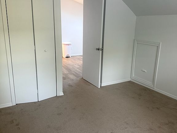 5th image of 18 Linden Pl APT 2