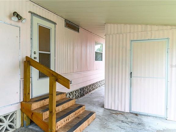2nd image of 38 N Easter Island Cir