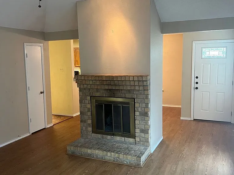 1718 Doubletree Dr — Photo 3