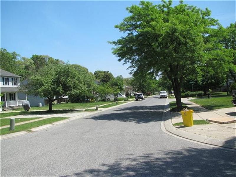 2nd image of 2905 W Almondbury Dr