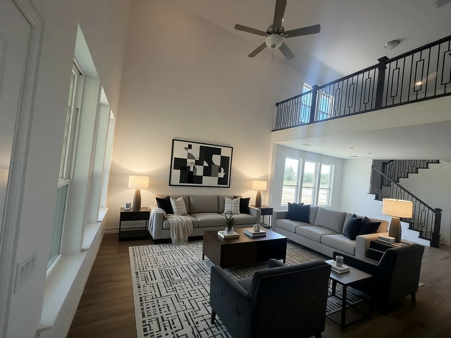 5 bed, 3050 sqft, $3,200 — Photo 1