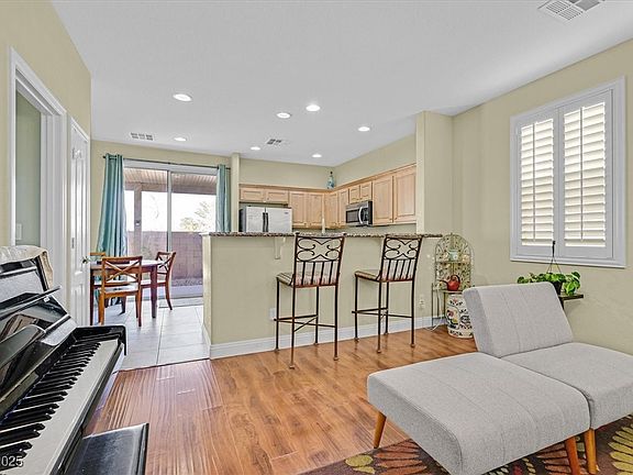 5th image of 337 Mattie Brook Ave