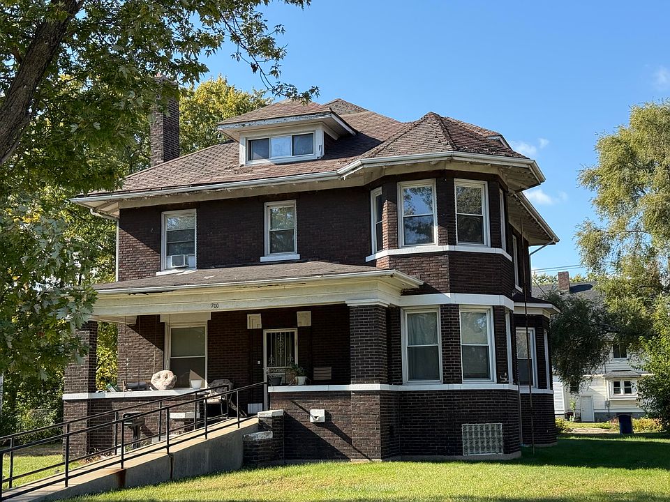 2nd image of 700 Jackson St