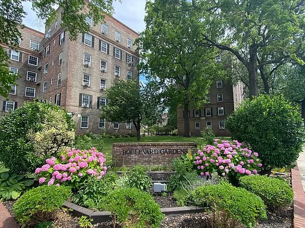 30-69 Hobart St APT 2O, Woodside, NY 11377
