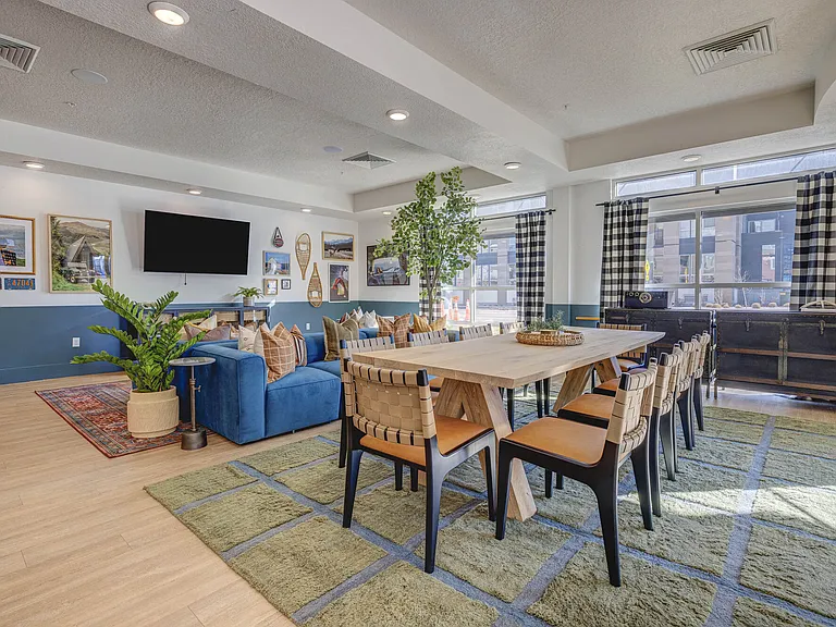 Novi at Jordan Valley Station Apartments — Photo 26