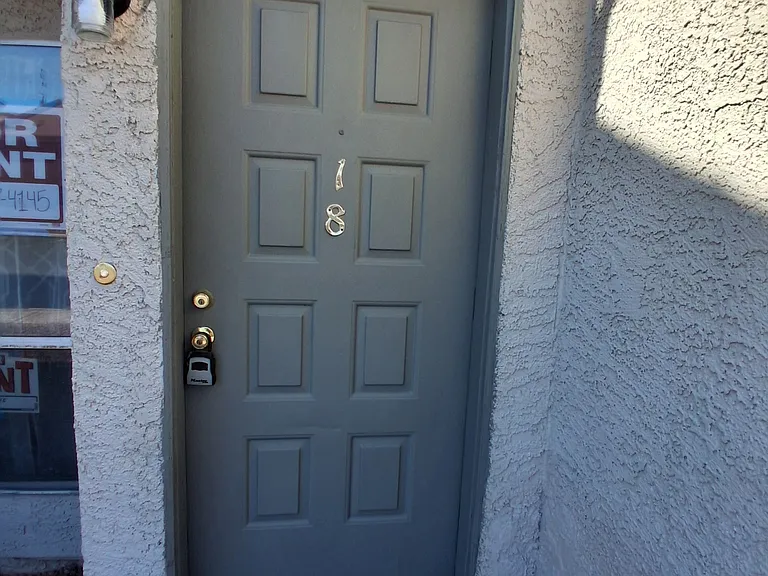 2961 Country Manor Ln — Photo 6