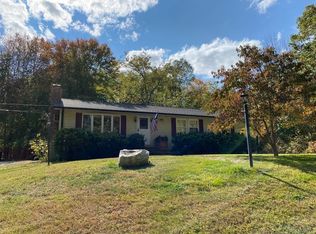 1 Bennett Rd, Holland, MA 01521