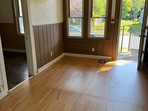 3rd image of 3356 W 33rd St Unit 1