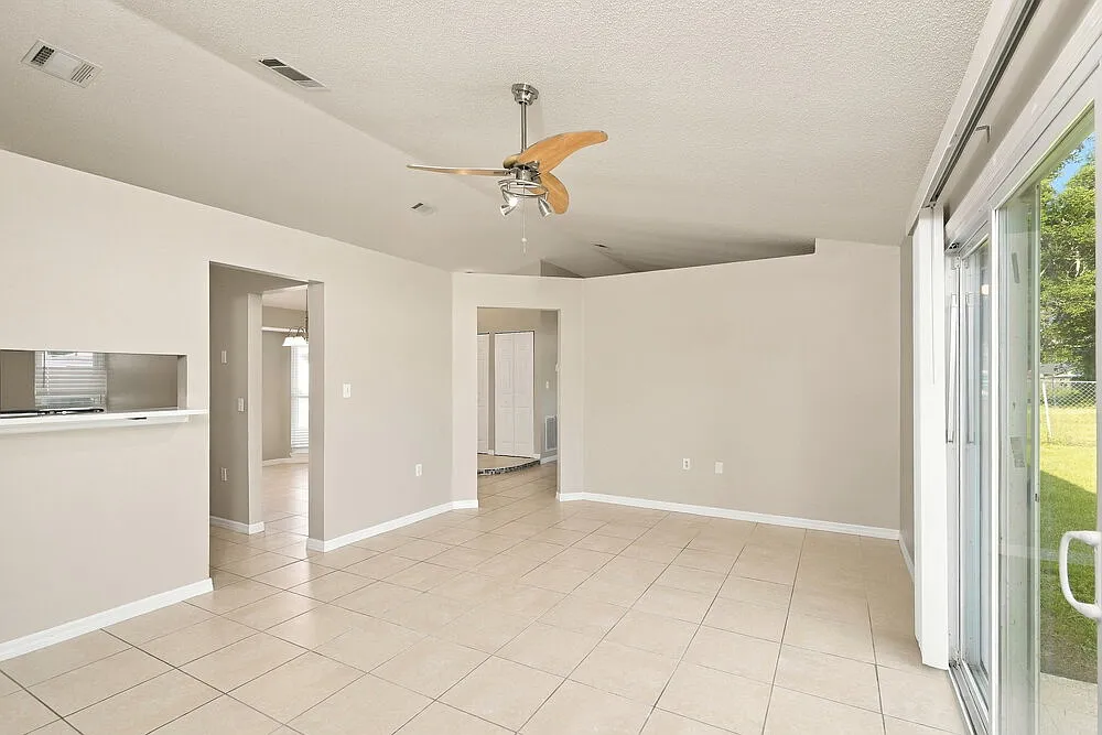 3 bed, 2.0 bath, 1481 sqft, $1,795 — Photo 4
