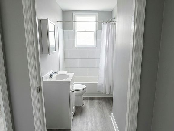 4th image of 841 N Lasalle St