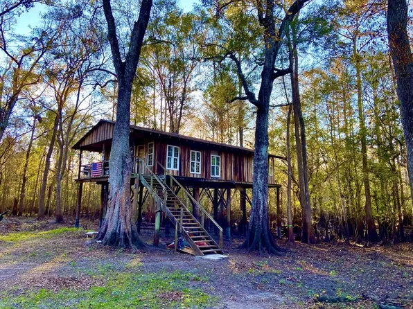 220 NE 904th St, Old Town, FL 32680