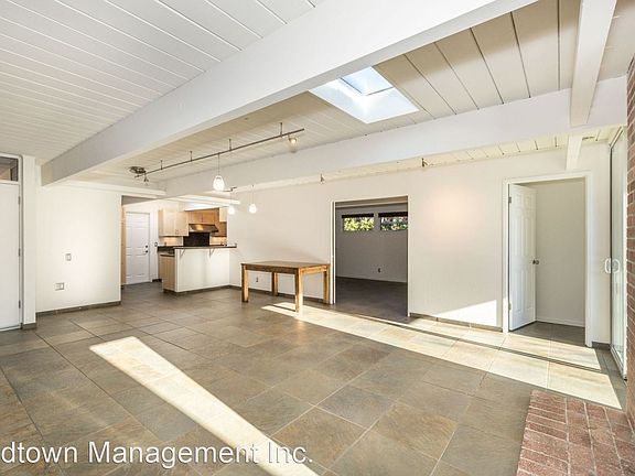 5th image of 216 Creekside Dr