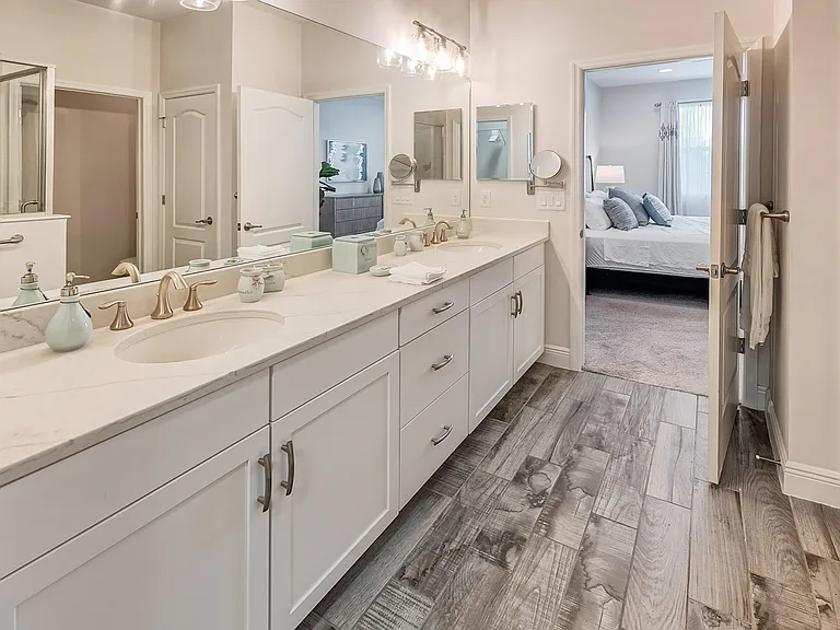 6960 Avalon Cir #807 — Photo 16