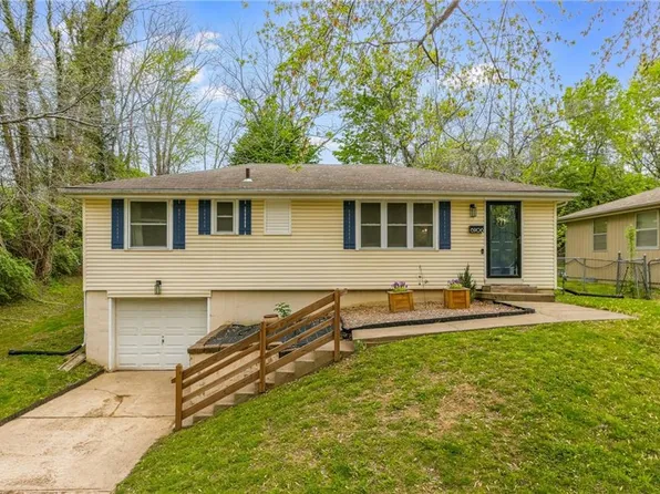 6906 N Pennsylvania Ave, Kansas City, MO 64118