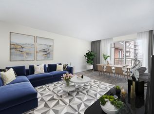 190 Queen St S #302, Mississauga, ON L5M 1L3