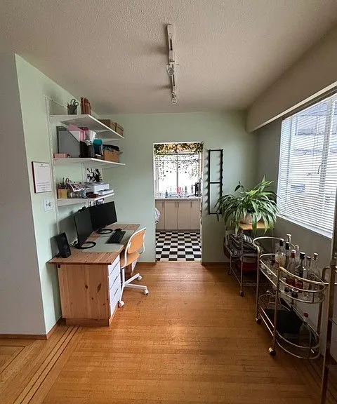 1475 W 11th Ave — Photo 7