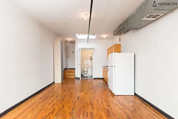 Rented by Nooklyn NYC LLC | media 19