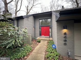 6409 Walhonding Rd, Bethesda, MD 20816