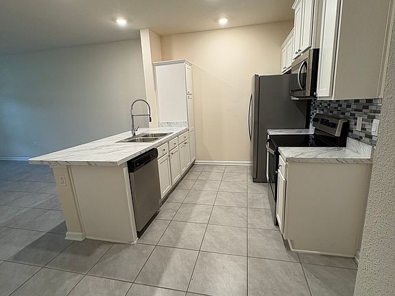 2nd image of 86496 Shortline Cir