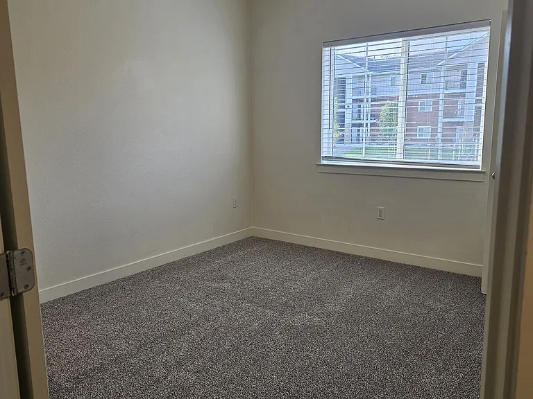 Remington Apartments — Photo 15