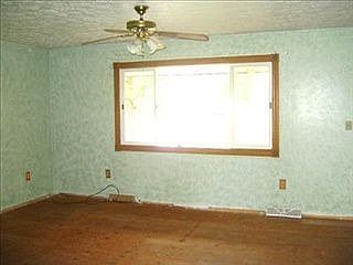 3rd image of 3600 Fox Run Dr
