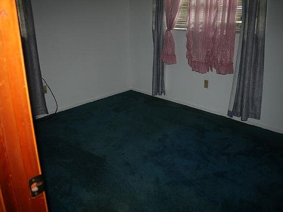4th image of 5205 Fernwood St