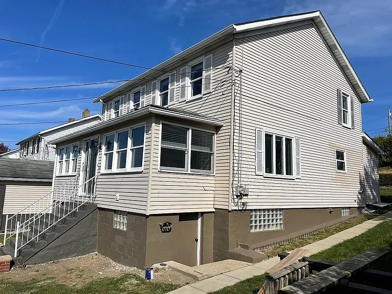 573 Steel Avenue