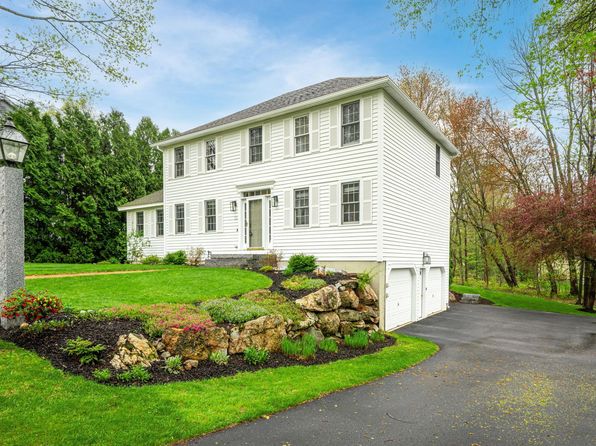 15 Springwood Drive, Hooksett, NH 03106