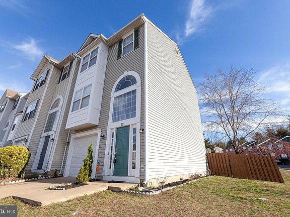 3rd image of 111 Munsons Hill Ct