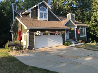 2647 Aurora Ave, Des Moines, IA 50310