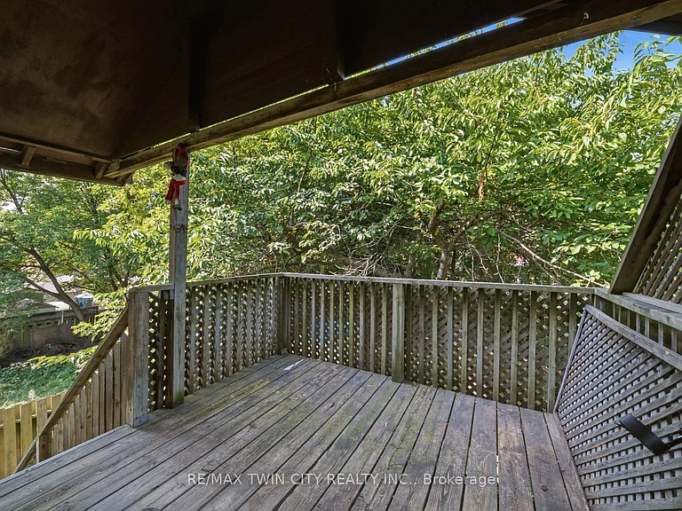 172 Albion St N #UPPER — Photo 5