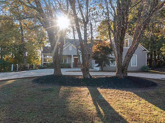 2nd image of 524 Hicks Dr