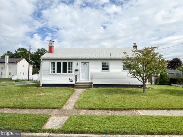303 Pine St, Burlington, NJ 08016