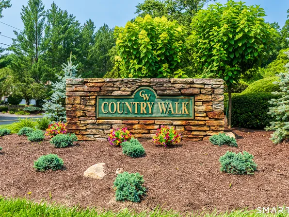 43 Country Walk #43, Shelton, CT 06484