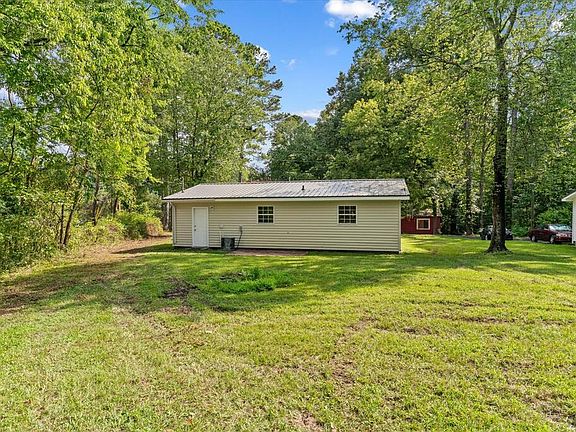 5th image of 560 Dantzler Cir NE