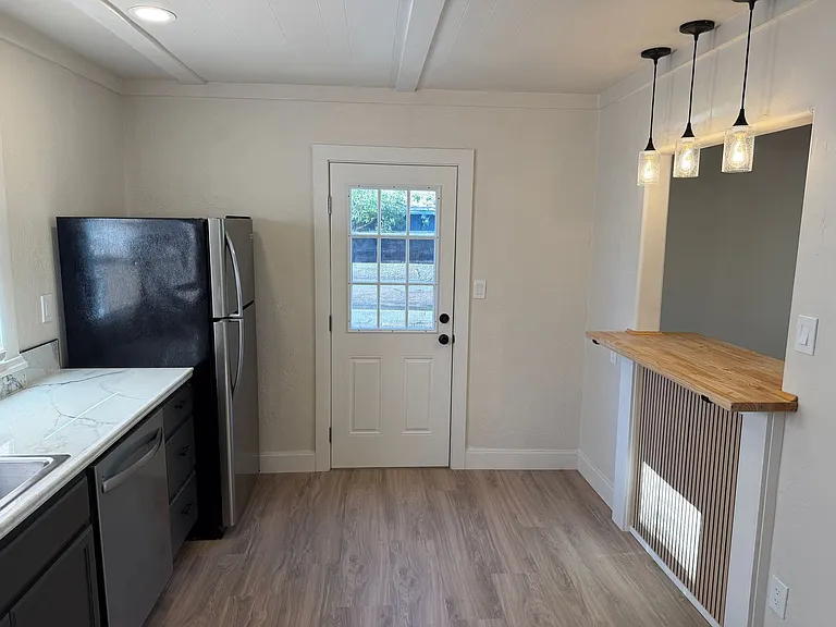 1506 S Central St — Photo 5