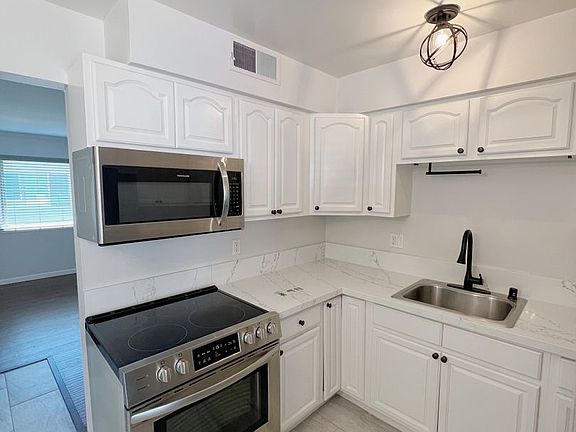 2nd image of 2210 T St APT 5