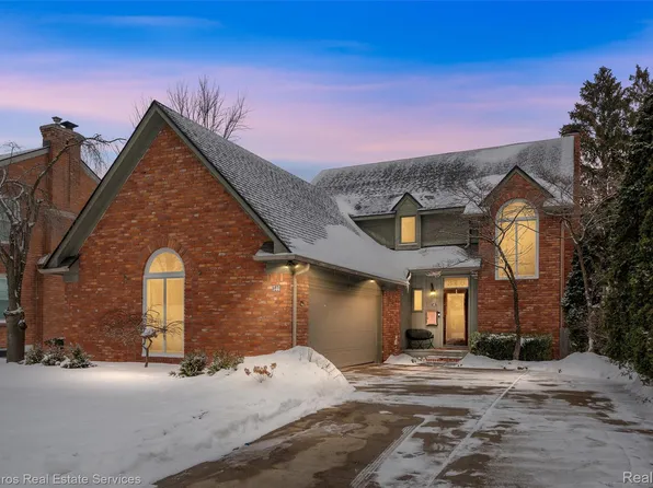 346 McKinley Ave, Grosse Pointe Farms, MI 48236