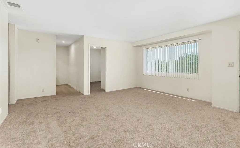3 bed, 1200 sqft, $3,095 — Photo 1