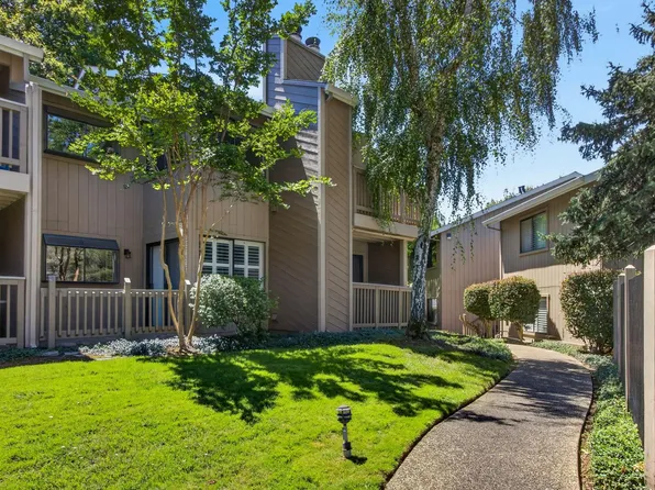 692 Dorothy Way #23, Auburn, CA 95603