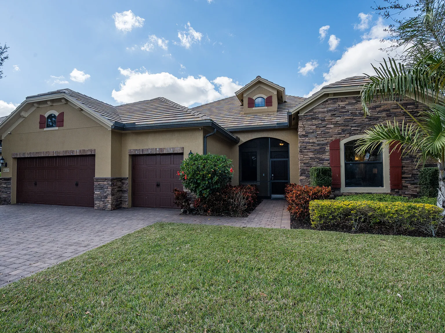 3 bed, 2561 sqft, $7,500 — Photo 3