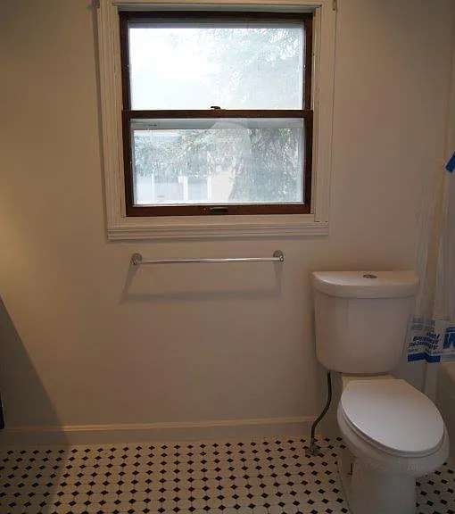 218 E Smith Rd — Photo 17