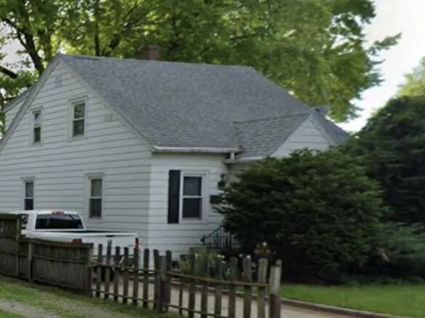 1221 Evans STREET, Oshkosh, WI 54901
